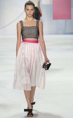 Monique Lhuillier - bahar 2016 koleksiyonu