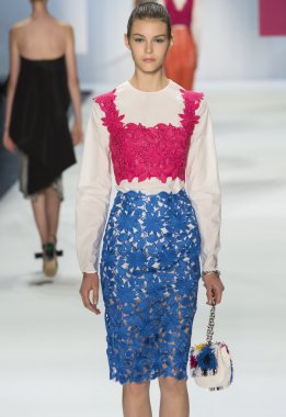 Monique Lhuillier - bahar 2016 koleksiyonu