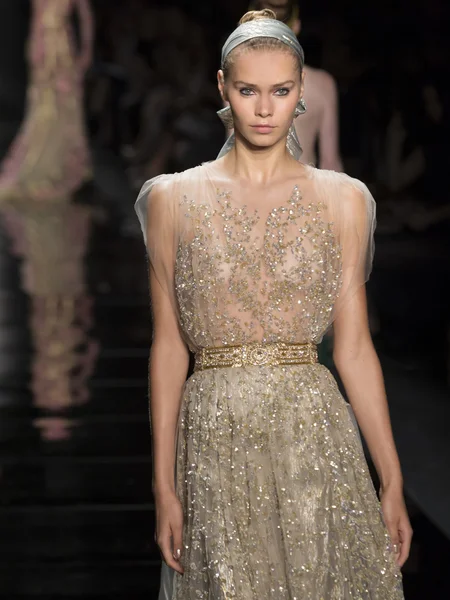 Reem Acra - Colección primavera 2016 — Foto de Stock