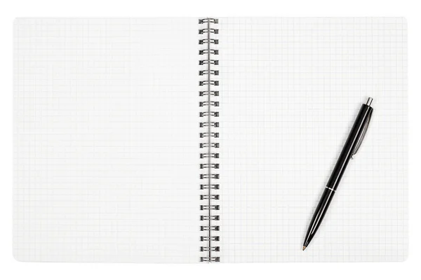 空白笔记本和黑色钢笔 独立的白色背景 — 图库照片