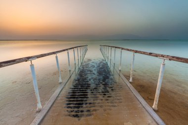 İsrail 'deki Ölü Deniz' in güzel manzarası.
