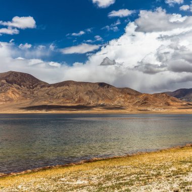 Tacikistan, Pamir 'deki Rangkul Gölü' nün güzel manzarası