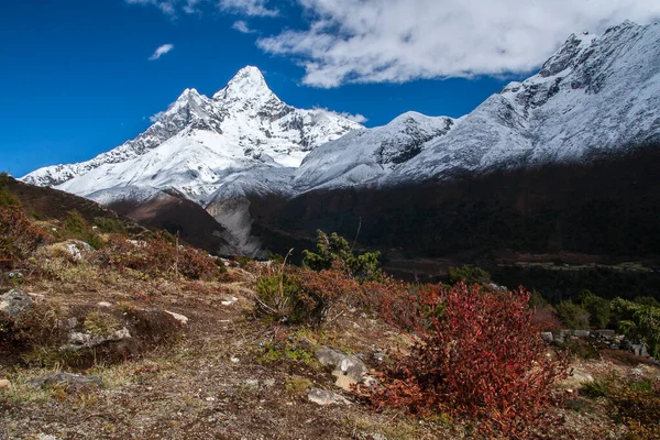 Pangboche Nepal Circa Oktober 2013 Över Ama Dablam Från Pangboche — Stockfoto