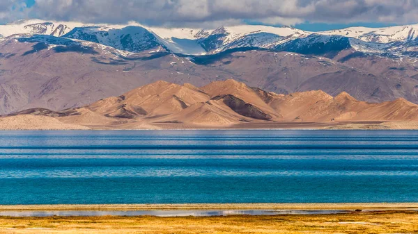 Όμορφη Θέα Της Λίμνης Karakul Στο Pamir Στο Τατζικιστάν — Φωτογραφία Αρχείου