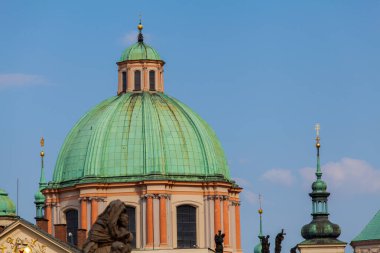 PRAG, CZECH Cumhuriyet - CRCA Nisan 2017: Çek Cumhuriyeti 'nin Prag' daki başkenti Prag şehri, Nisan 2017.