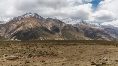 Wachan Koridoru boyunca Pamir 'in güzel manzarası