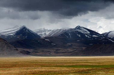 Tacikistan 'daki Pamir Dağları' nın güzel manzarası