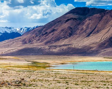 Tacikistan, Pamir 'deki Sasykkul gölünün güzel manzarası
