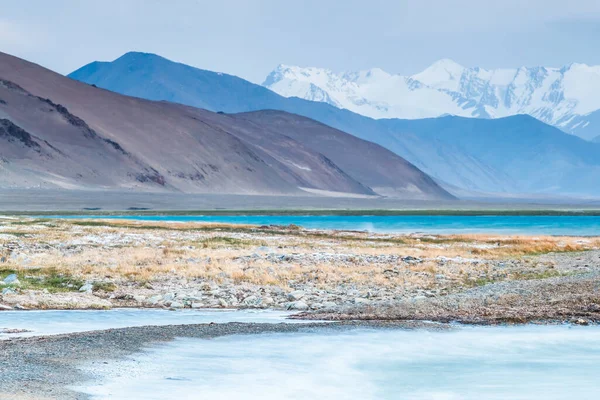 タジキスタンのパミールにあるカラクル湖の美しい景色 — ストック写真