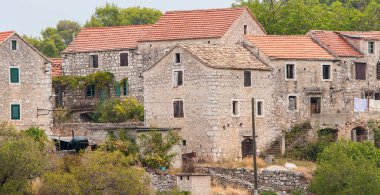 Hırvatistan 'ın Hvar adasındaki Selca' nın güzel manzarası.