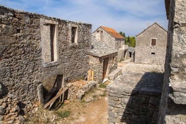 Humac, insanların yüzyıllardır yaşadığı çok eski bir köydür..