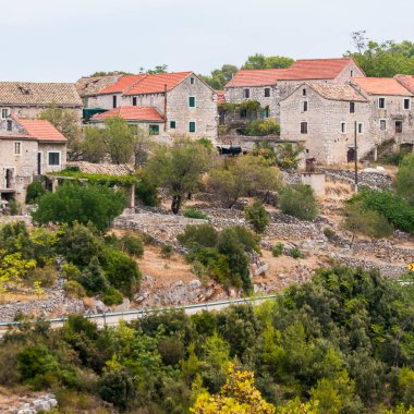Hırvatistan 'ın Hvar adasındaki Selca' nın güzel manzarası.
