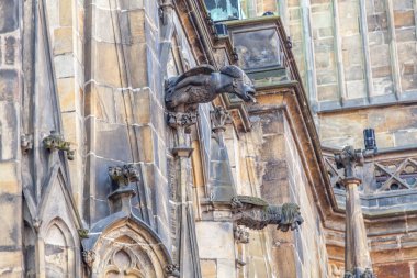 PRAG, CZECH Cumhuriyet - CIRCA MAYIS 2017: The Metropolitan Cathedral of Saints Vitus 'un görüntüsü Mayıs 2017' de Prag 'da.