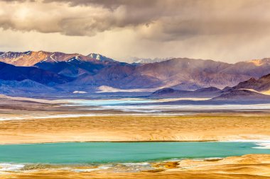 Tacikistan 'daki Pamir Dağları' nın güzel manzarası