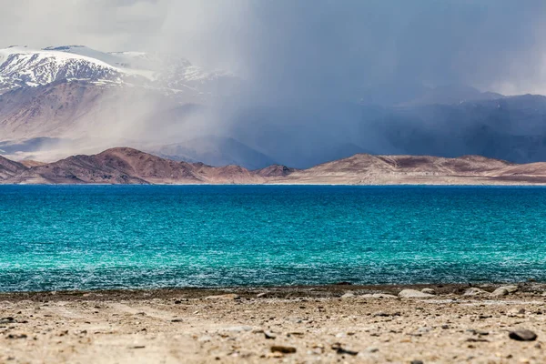 タジキスタンのパミールにあるカラクル湖の美しい景色 — ストック写真