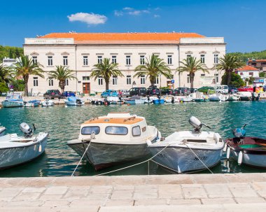 Hırvatistan 'ın Hvar adasında yer alan küçük bir kasaba olan Stari Grad, Ağustos 2016' da Stari Grad 'da görülüyor..