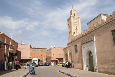 MARRAKECH, MOROCCO - CIRCA EPTEMBER 2014: Marakeş sokakları Eylül 2014 civarı Marakeş 'te.