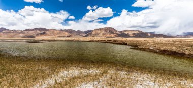 Tacikistan, Pamir 'deki Rangkul Gölü' nün güzel manzarası