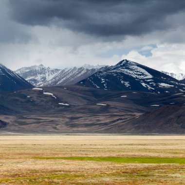 Tacikistan 'daki Pamir Dağları' nın güzel manzarası
