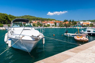 Hırvatistan 'ın Hvar adasında yer alan küçük bir kasaba olan Stari Grad, Ağustos 2016' da Stari Grad 'da görülüyor..