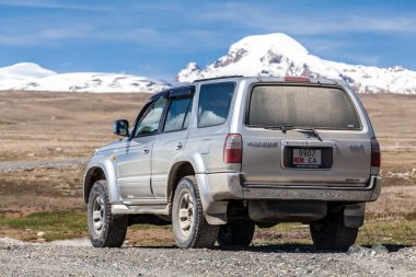 BARSKOON, KYRGYZSTAN - CIRCA JUNE 2017: Issyk Kul Bölgesi Barskoon (Arabel) Syrts (Haziran 2017).