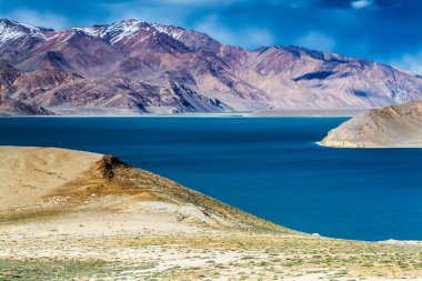 Tacikistan, Pamir 'deki Yashikul Gölü' nün güzel manzarası