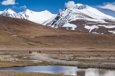 Kırgızistan 'ın Issyk Kul Bölgesinde Barskoon (Arabel) Syrts