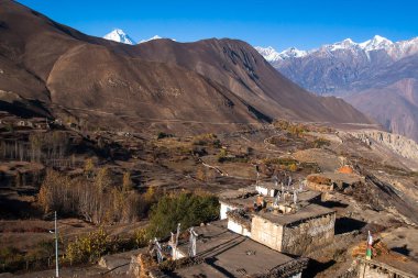 JHARKOT, NEPAL - CIRCA NOVEMBER 2013: Kasım 2013 'te Jharkot köyünün manzarası.