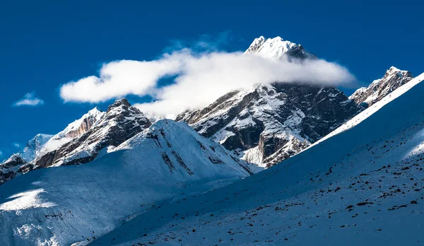 Dingboche Nepal Circa 2013年10月 ディンボチェでの2013年10月頃のディンボチェからのアウィピークの眺め — ストック写真