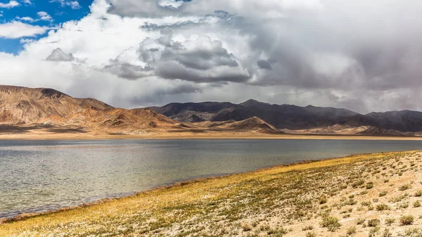Piękny Widok Jezioro Rangkul Pamir Tadżykistanie — Zdjęcie stockowe
