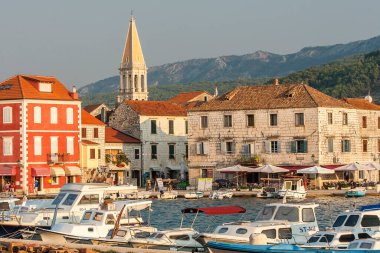 Hırvatistan 'ın Hvar adasında yer alan küçük bir kasaba olan Stari Grad, Ağustos 2016' da Stari Grad 'da görülüyor..