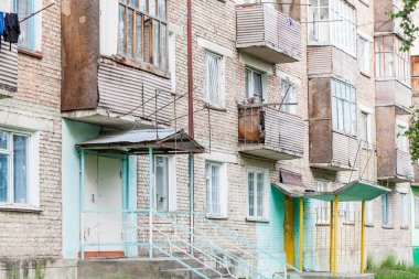 Karakol, Kırgızistan 'ın Kırgızistan' daki Issyk-Kul Gölü 'nün doğu ucu yakınlarındaki Kırgızistan' ın dördüncü büyük şehridir.