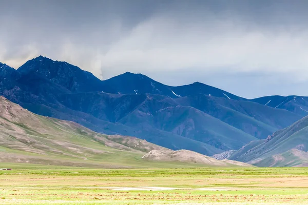 Sary Mogul Bölgesindeki Pamir Dağlarının Güzel Manzarası — Stok fotoğraf