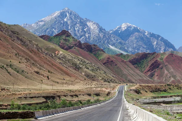 Osh Kyrgyzstan Circa June 2017 Road Osh Sara Tash Kyrgyzstan — стокове фото