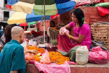 Sokak ticareti, Nepal 'de Ekim 2013' te Katmandu 'da satışın temel biçimidir..