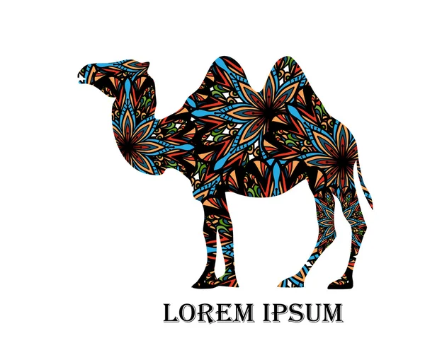 Силуэт верблюда с племенными орнаментами изолирован — стоковый вектор