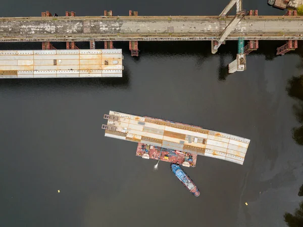 Vista Aérea Drones Construção Uma Ponte Sobre Rio Dnieper Kiev — Fotografia de Stock