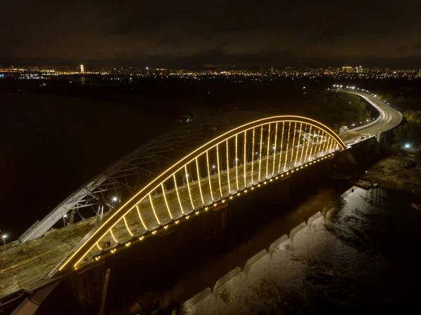 Повітряний Дрон Вечером Києві Залишився Сучасний Арковий Кабельний Міст Кольорове — стокове фото