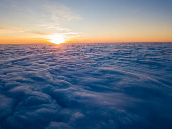 Puesta Sol Sobre Nubes Rizadas Vuelo Aéreo Alto Los Últimos — Foto de Stock