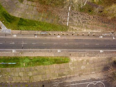 Hava aracı görüntüsü. Bisiklet işaretli otoyol.