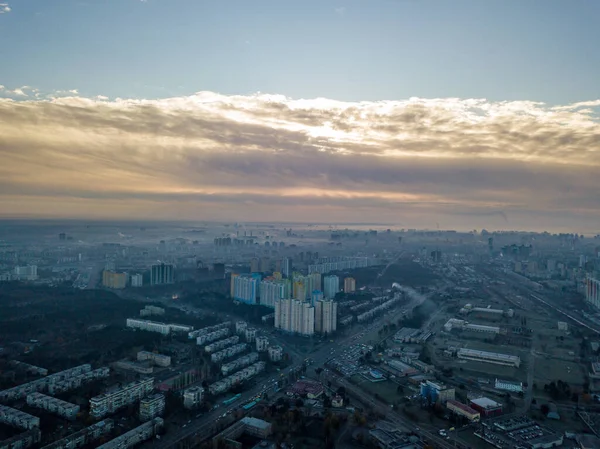 Kiev Üzerinde Hava Aracı Uçuşu Şehrin Üzerinde Sis Bulutu Sonbahar — Stok fotoğraf