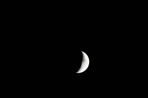 Lua Crescente Céu Negro — Fotografia de Stock