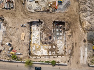 Hava aracı görüntüsü. Kiev 'deki köprü inşaatı.