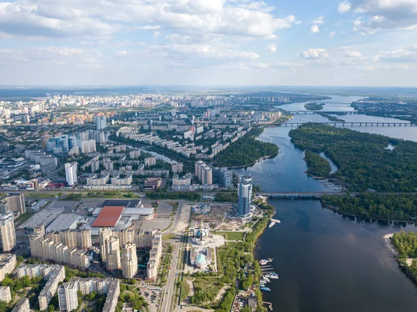 Αεροφωτογραφία Τηλεκατευθυνόμενου Ποταμός Dniper Στο Κίεβο Μια Ηλιόλουστη Μέρα — Φωτογραφία Αρχείου