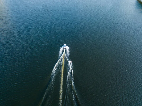 Aerial Drone View Wake Surfing Boat River Sunny Summer Day — Stock Photo, Image