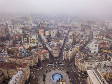 Kiev 'in merkez meydanının hava aracı görüntüsü: Bağımsızlık karesi.