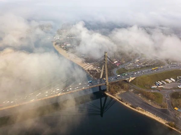 Vue Aérienne Sur Drone Pont Nord Kiev Entouré Brouillard Matinal — Photo