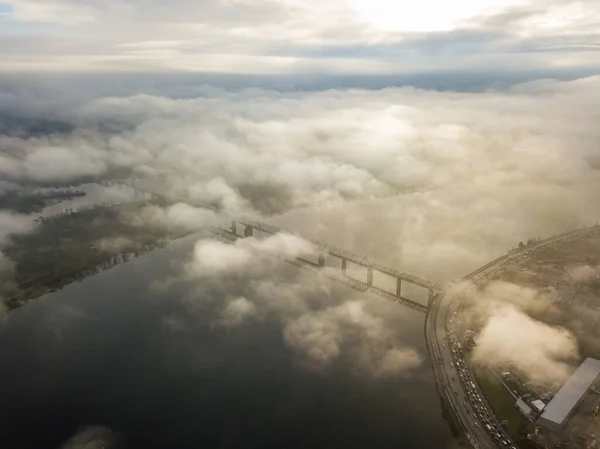 Vue Aérienne Sur Drone Pont Ferroviaire Kiev Enveloppé Dans Brouillard — Photo