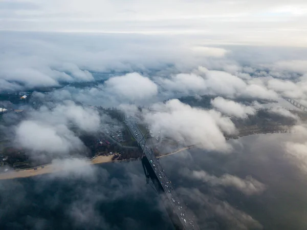 Vue Aérienne Sur Drone Pont Nord Kiev Entouré Brouillard Matinal — Photo