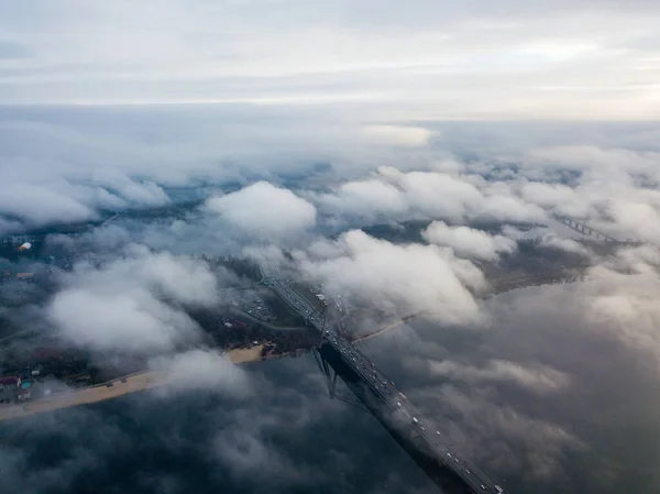 Vue Aérienne Sur Drone Pont Nord Kiev Entouré Brouillard Matinal — Photo